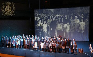Считаю, что массовое прославление войны оскорбительно для Дня Победы Сцена из премьерного показа оперы "Брундибар" в Мариинском театре в постановке Мстислава Пентковского. 23 февраля 2017 года. Фото из личного архива режиссёра