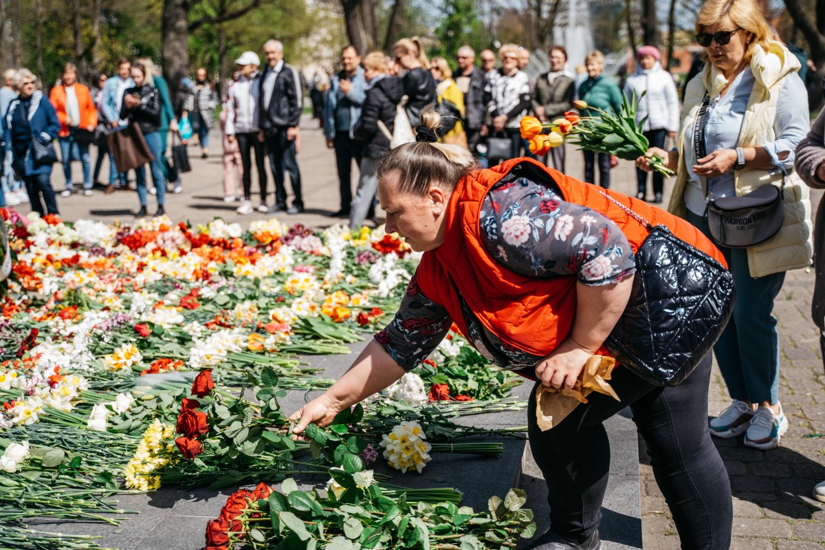 Мемориал воинам-освободителям Даугавпилса в Парке Дубровина. 9 мая 2022 года. Фото: Виола Олейникова