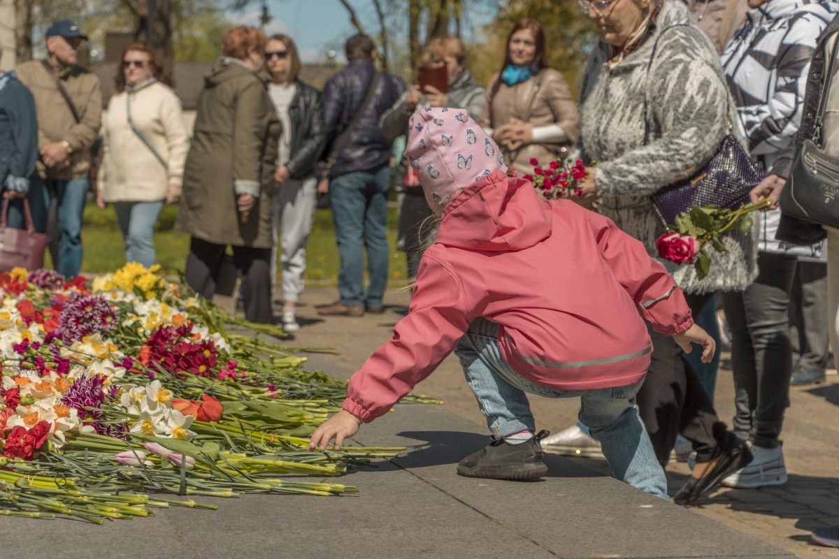 Мемориал в Парке Дубровина в Даугавпилсе. 9 мая 2022 года, 12:27. Фото: Евгений Ратков