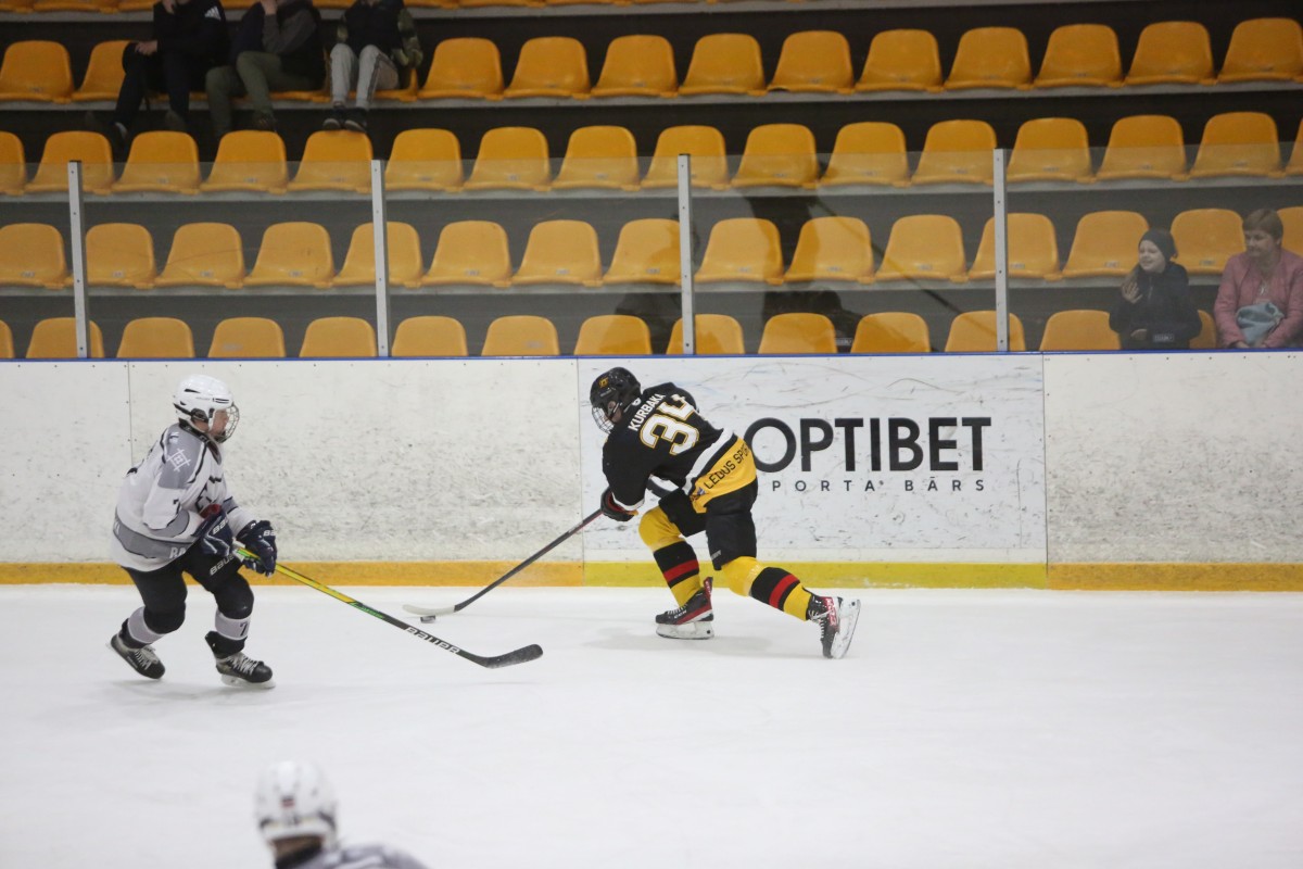Виктор Курбака в матче регулярного чемпионата Латвии U17. Даугавпилс, 11 мая 2022 года. Фото: Сергей Кузнецов