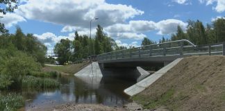 Бетонный мост через речку Плитница в Лудзе построили на месте бывшего деревянного моста. Фото Елены Иванцовой