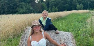 Эльвира с сыном в деревне в Латвии. Фото из личного архива