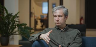Антон Долин