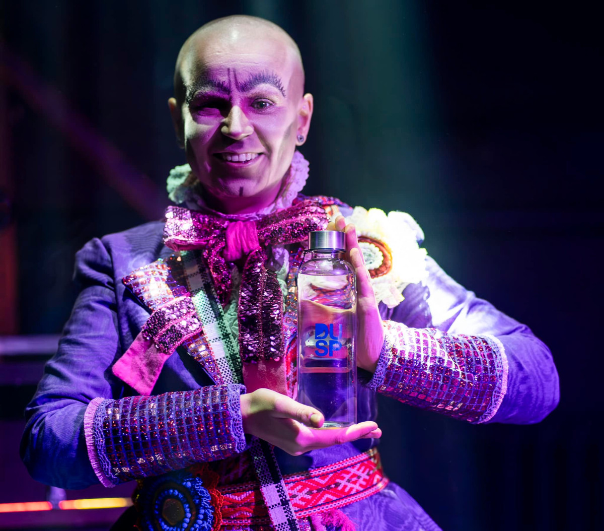 Есік астындағы секс Табиғаттағы жалаңаш жігіттердің суреттері