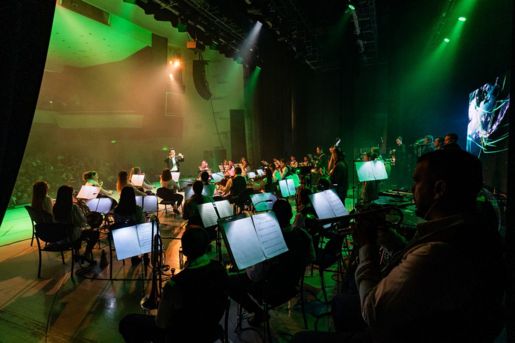 Концерт симфонического оркестра Lords of the Sound в Даугавпилсе. Большой зал Дворца культуры, 13 ноября 2023 года. Фото: Андрей Емельянов