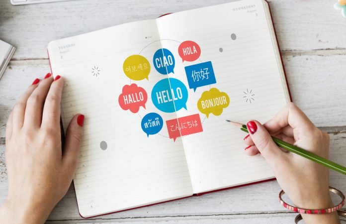 different-language-speech-bubble-hello-concept русский язык