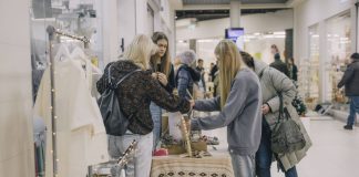 Время работы магазинов, аптек и туристических объектов Даугавпилса в Рождество и Новый год Рождественская ярмарка школьных учебных предприятий в Даугавпилсе. 16 декабря 2023 года. Фото: Евгений Ратков