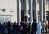 Гид Артур Фишер проводит бесплатную экскурсию по городу 26 декабря 2023 года. Экскурсия 28 января будет четвёртой такой экскурсией. Фото: Daugavpils.Travel/Facebook