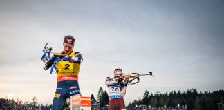 Йоханнес Тиннес Бё и Андрей Расторгуев стреляют на Чемпионате мира в Чехии. Фото: Latvian Biathlon Federation