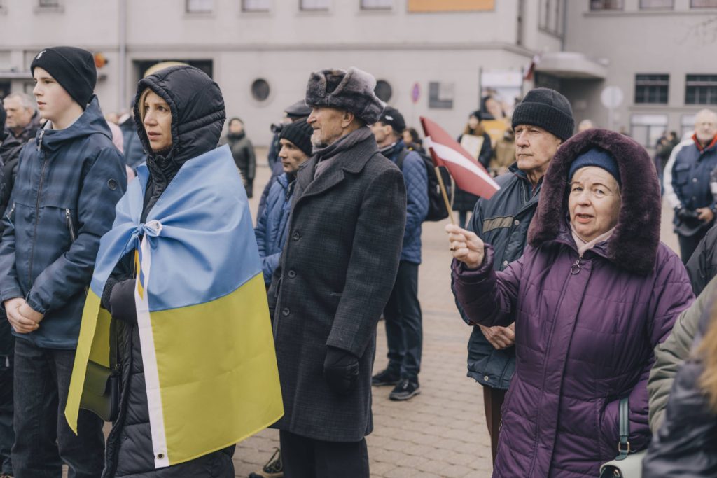 Митинг в поддержку Украины 24 февраля 2024 года в Даугавпилсе. Фото: Евгений Ратков