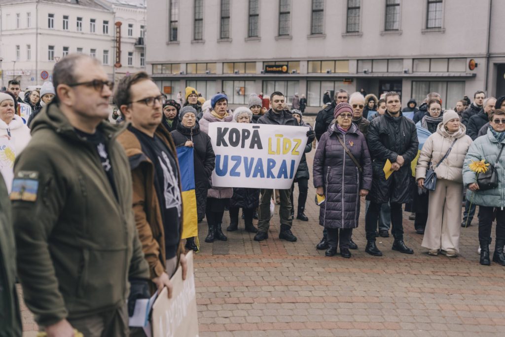 Митинг в поддержку Украины 24 февраля 2024 года в Даугавпилсе. Фото: Евгений Ратков
