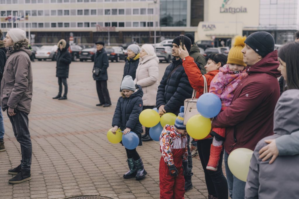 Митинг в поддержку Украины 24 февраля 2024 года в Даугавпилсе. Фото: Евгений Ратков