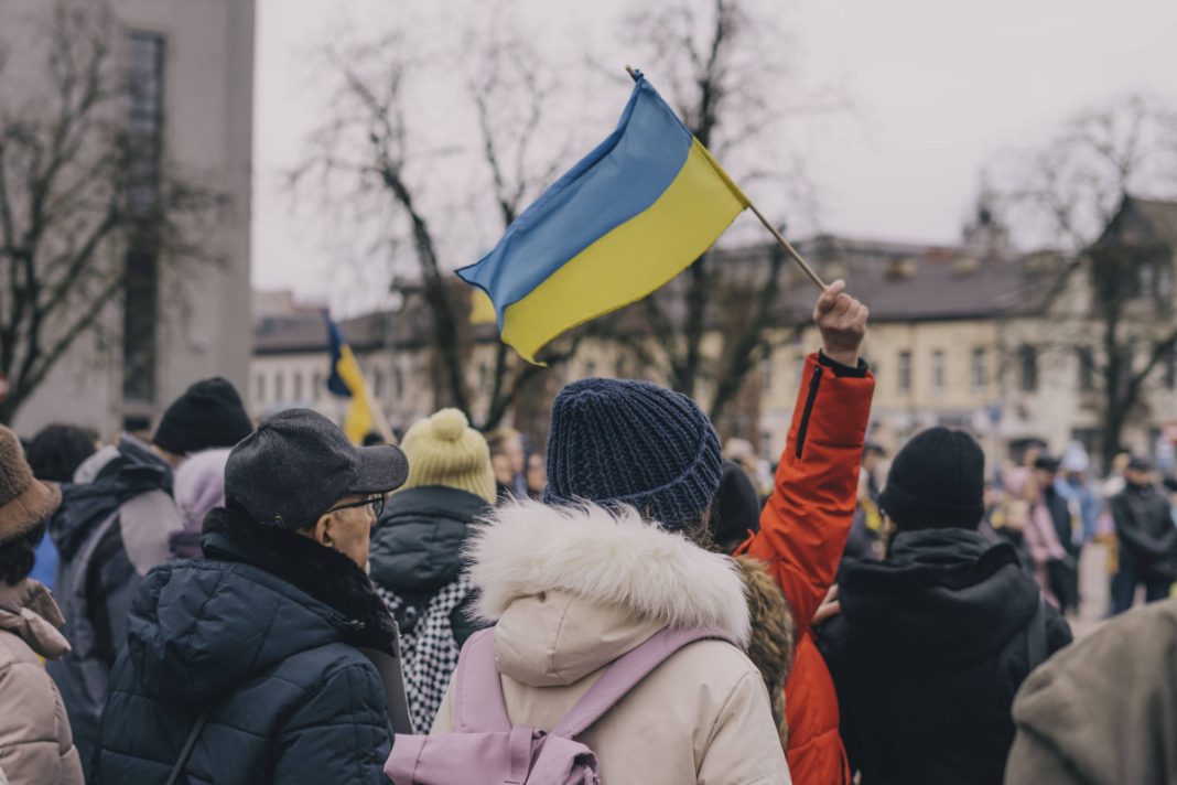 Митинг в поддержку Украины 24 февраля 2024 года в Даугавпилсе. Фото: Евгений Ратков Митинг в поддержку Украины 24 февраля 2024 года в Даугавпилсе. Фото: Евгений Ратков