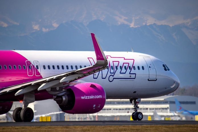 Самолёт авиакомпании Wizz Air. Фото со страницы Wizz Air на Фейсбуке