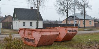Контейнеры для сбора зелёной массы в Даугавпилсе. Фото: daugavpils.lv