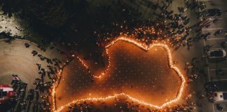 Факельное шествие в Даугавпилсе. 11 ноября 2024 года. Фото: Евгений Ратков