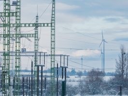 Хотя отключения электричества с 7 по 9 февраля не планируются, Государственная пожарно-спасательная служба рекомендует подготовится к ним. Фото: Augstsprieguma tīkls