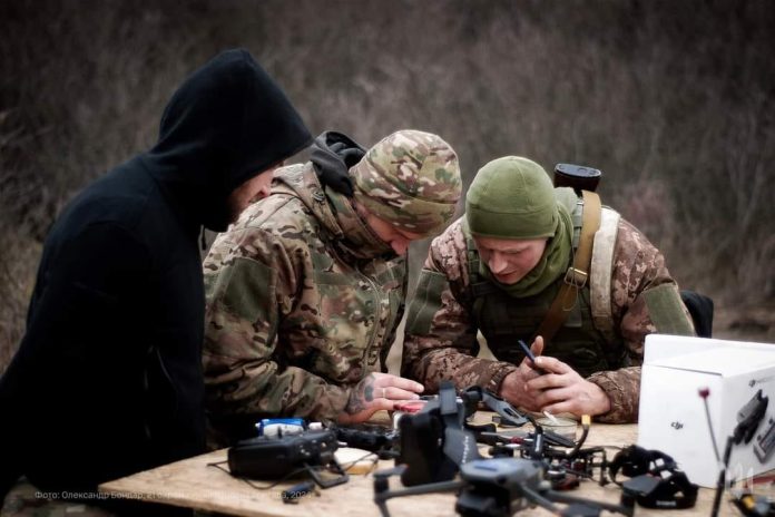 Работа военнослужащих Вооружённых Сил Украины. Фото из официальных социальных сетей президента Украины Владимира Зеленского