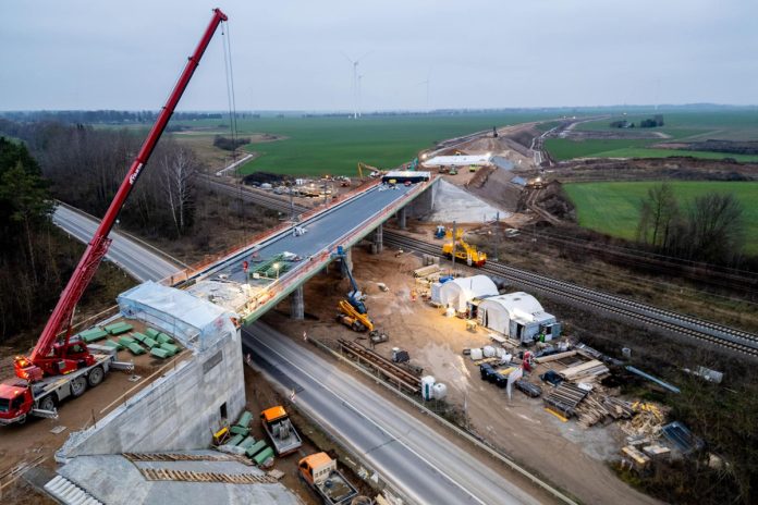 Строительство Rail Baltica задерживается. Основные проблемы возникли на Рижском участке, где сроки затянулись почти на три года. Фото: Rail Baltica / Facebook Строительство Rail Baltica задерживается. Основные проблемы возникли на Рижском участке, где сроки затянулись почти на три года. Фото: Rail Baltica / Facebook