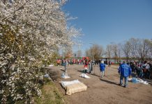 Большая толока в Риге, возле телебашни. 27 апреля 2024 года. Фото: Kaspars Teilāns / Lielā Talka