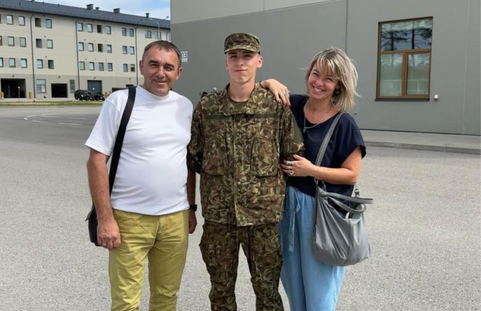 Семья Шидловских - Виталий, Арманд и Инга. Фото из семейного архива