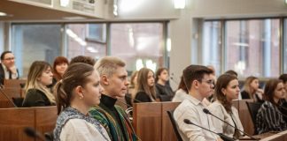 Участники проекта для молодёжи 16 и 17 лет Сигнальные выборы. Фото: signalvelesanas.lv