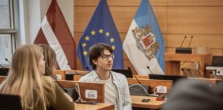 Участники проекта для молодёжи 16 и 17 лет Сигнальные выборы. Фото: signalvelesanas.lv
