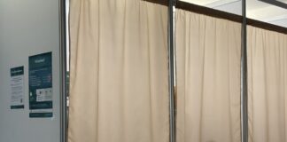 Выборы в самоуправления Латвии в Даугавпилсе, на участке во Дворце культуры (№175). 7 июня 2025 года. Фото: Анастасия Шубина