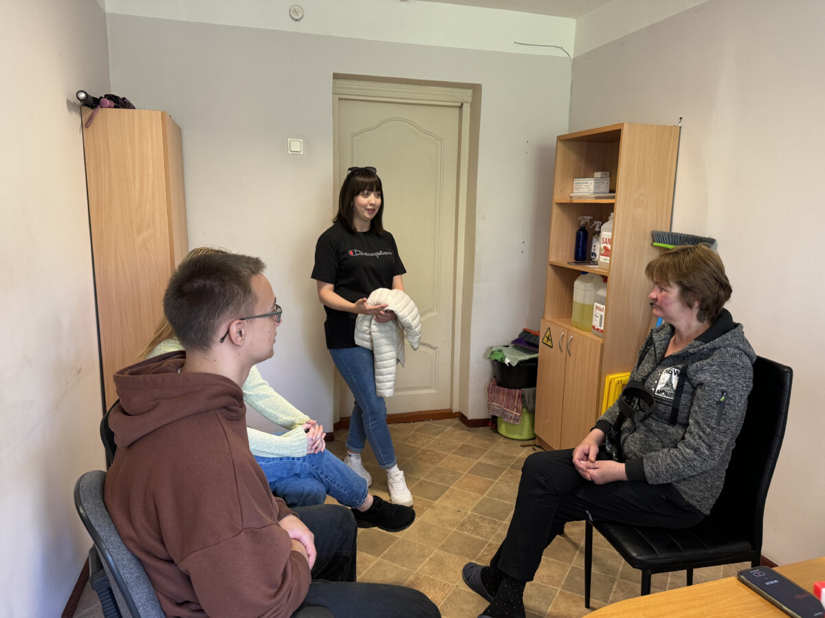 Участники проекта HOPE: Homeless Are People в ночном приюте в Даугавпилсе. Фото из архива ребят