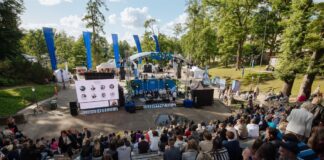 20 и 21 июня фестиваль дискуссий LAMPA вновь соберёт в Цесисе тысячи участников. Среди них будут и даугавпилчане Фестиваль дискуссий LAMPA в Цесисе в 2024 году (сцена DOTS). Фото: Valdis Kauliņš / Festivāls LAMPA