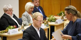 Суд отклонил иск Андрея Элксниньша против СГД — суть решения не раскрывается Мэр Даугавпилса Андрей Элксниньш. 1 июля 2025 года. Фото: daugavpils.lv