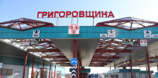 Пункт пропуска "Григоровщина" на границе с Латвией. Пограничный переход "Патерниеки" - "Григоровщина" размещен вблизи деревни Григоровщина в Верхнедвинском районе. Здесь находятся отделения пограничного контроля и пункт таможенного оформления "Бигосово-1". Фото: Группа "Очереди на границе Латвия-Беларусь" в Фейсбуке