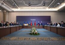 Начало третьего раунда переговоров между Россией и Украиной. Фото из сети Твиттер министра иностранных дел Турции Хакана Фидана