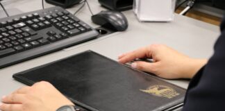 KNAB возбудил 74 дела из-за нарушений на выборах, все они связаны с нарушениями правил предвыборной агитации. Фото: KNAB