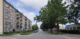 Перекрёсток улиц Елгавас и Пушкина в Даугавпилсе. На улице Елгавас планируется реконструкция участка от улицы Пушкина до Баускас. Фото: Евгений Ратков (21 июля 2025 года)