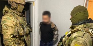 Задержание коллаборанта сотрудниками Службы безопасности Украины. Фото:https: hochuksvoim.com