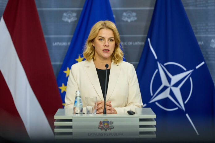 Премьер-министр Латвии Эвика Силиня после заседания Кабинета министров 12 августа 2025 года. Фото: Gatis Rozenfelds / Valsts kanceleja