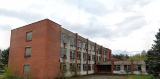 Опасное здание в Даугавпилсе — в Старых Стропах, на улице Чиекуру, 4. Фото: daugavpils.lv