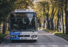 Автобус в Даугавпилсе. 13 октября 2024 года. Фото: Евгений Ратков