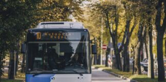 Автобус в Даугавпилсе. 13 октября 2024 года. Фото: Евгений Ратков