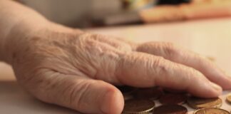 Индексация пенсий в Латвии ежегодно проводится 1 октября. Илюстративное фото: vitaliy-m / pixabay