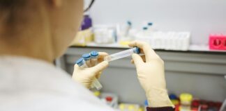 В Латвии увеличилась заболеваемость Covid-19, однако ситуация остаётся стабильной, отмечают специалисты. Иллюстративное фото: Polina Tankilevitch / Pexels