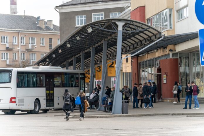 autobusu parks Даугавпилсский автовокзал. Фото: Маргарита Вигуле / daugavpils.lv