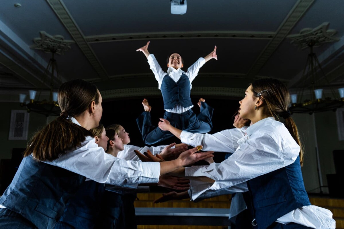 Спектакль Efera dance Studio "Зажги свой свет". 24 апреля 2025 года. Фото: Андрей Емельянов