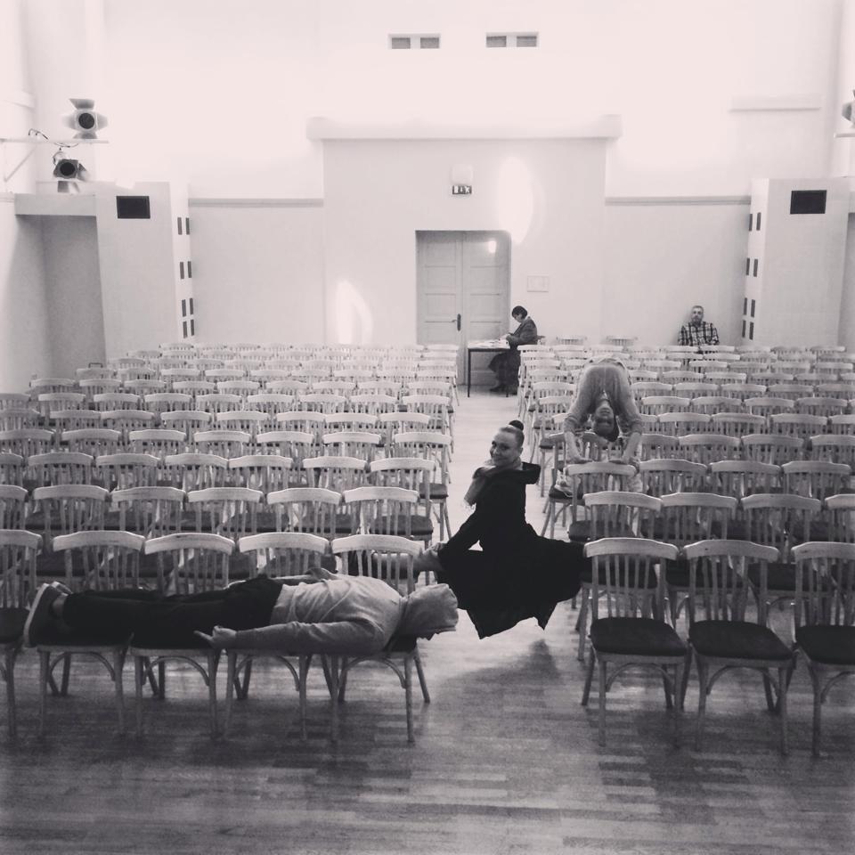 Елена Орбидане (Фатичева) а танцевальной школе "Дзирнас", 2014 год. Фото со страницы Agra Daņiļeviča deju skola "Dzirnas" на Фейсбуке