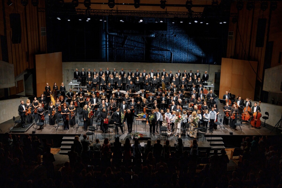 Корреспонденция арқылы жыныстық қатынасқа мысал