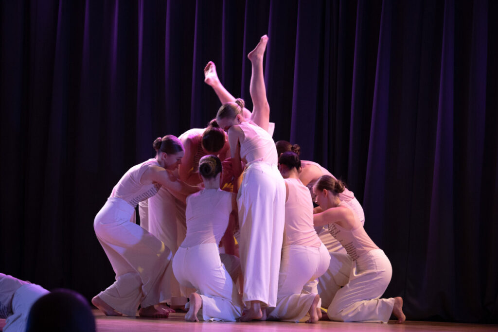 Спектакль Efera dance Studio "Поверь в себя". 16 октября 2025 года. Фото: Андрей Емельянов