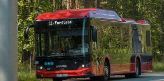 С 1 ноября в Даугавпилсе на три месяца изменится расписание автобусов №11 и №13A и трамвая №3 Автобус автобуса №11 «Новый Форштадт — Ул. Смилшу — Региональная больница» в Даугавпилсе. Фото: daugavpils.lv