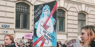 Протест против введения обязательного предабортного консультирования в Латвии. Рига, 21 октября 2025 года. Фото: Наста Захаревич
