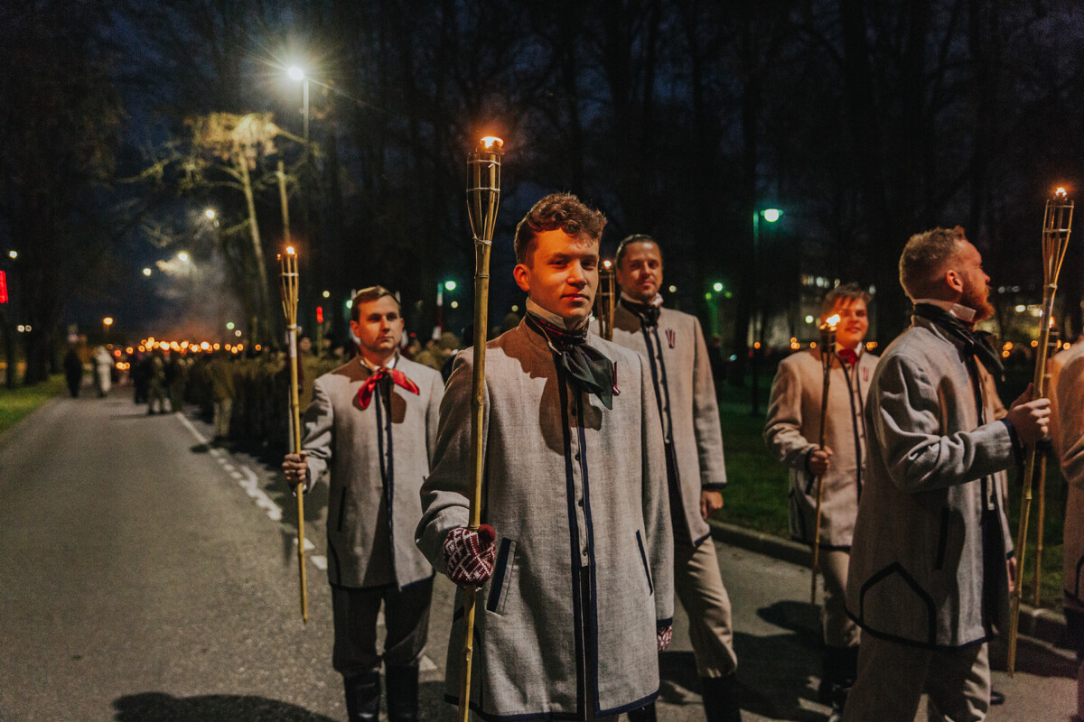 Факельное шествие в Даугавпилсе. 11 ноября 2025 года. Фото: Ивар Утинанс
